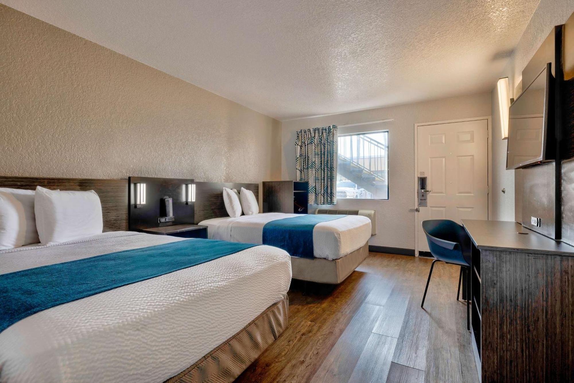 Hotel 6-anaheim, Ca - Fullerton East 3*